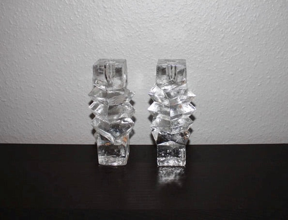 1 par ljusstakar i tungt glas