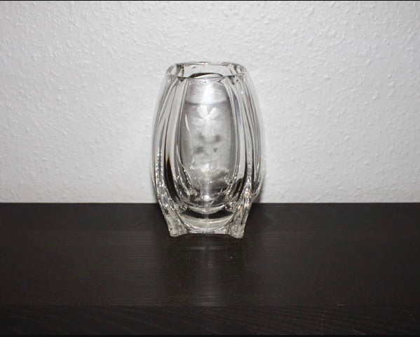 Stor handgjord slipad glasvas